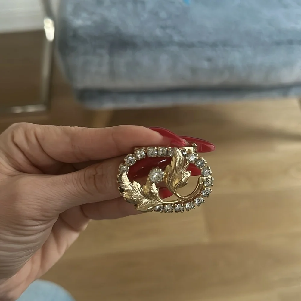 Vintage gold and diamond brooch